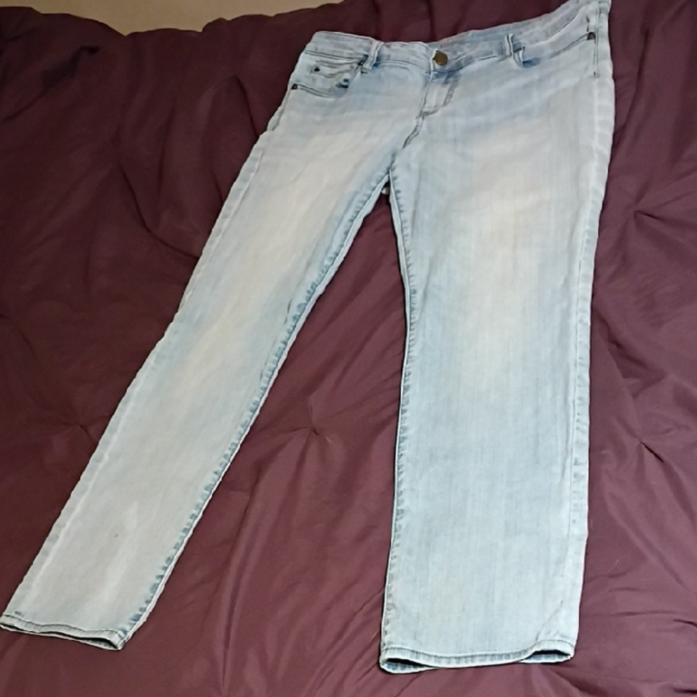 Kut from the Kloth Light Wash Straight Leg Jeans